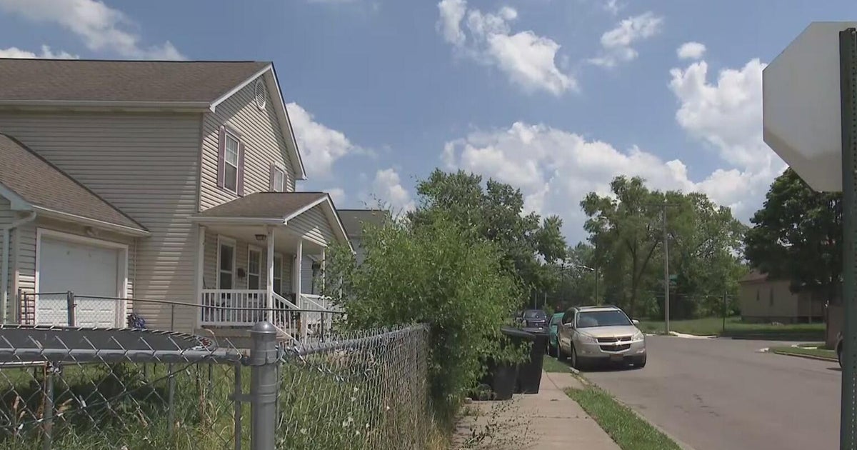 2-year-old boy injured after hit by stray bullet in Detroit 