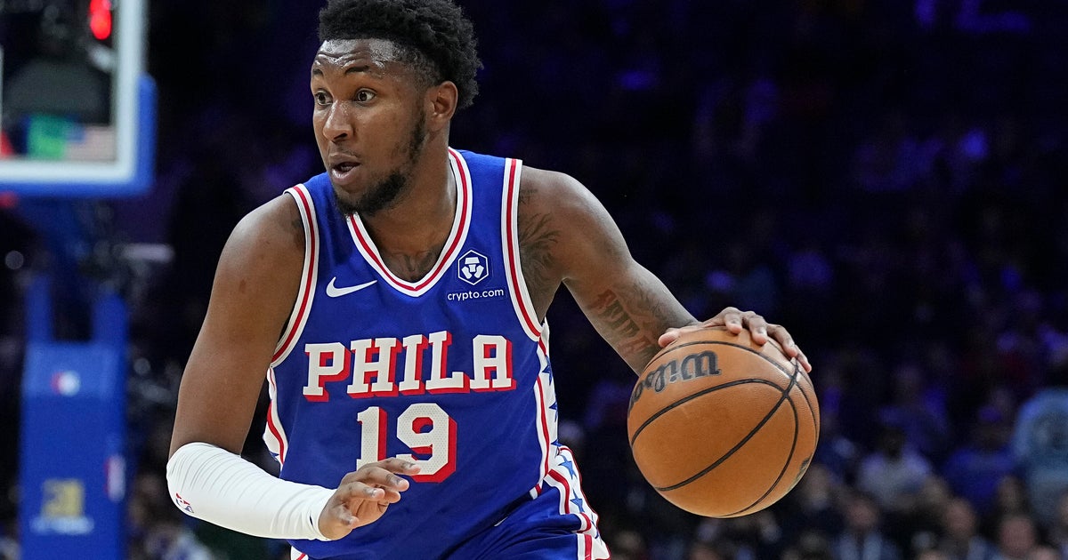 Sixers re-sign Philly native Justin Edwards to 3 year contract 