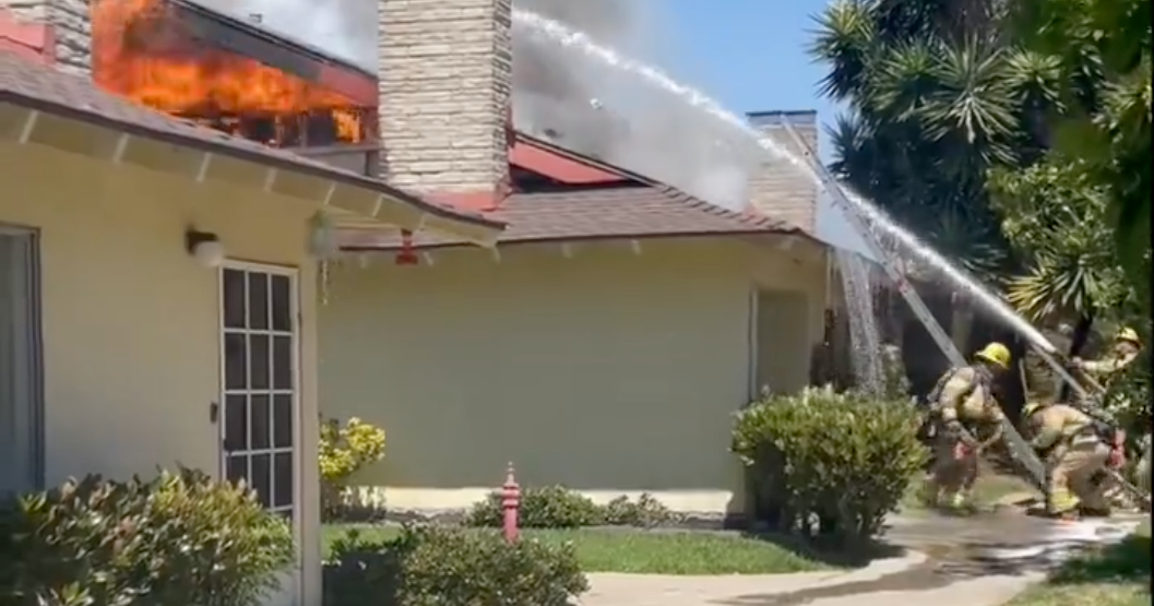 More than a dozen people displaced by Santa Ana apartment fire 