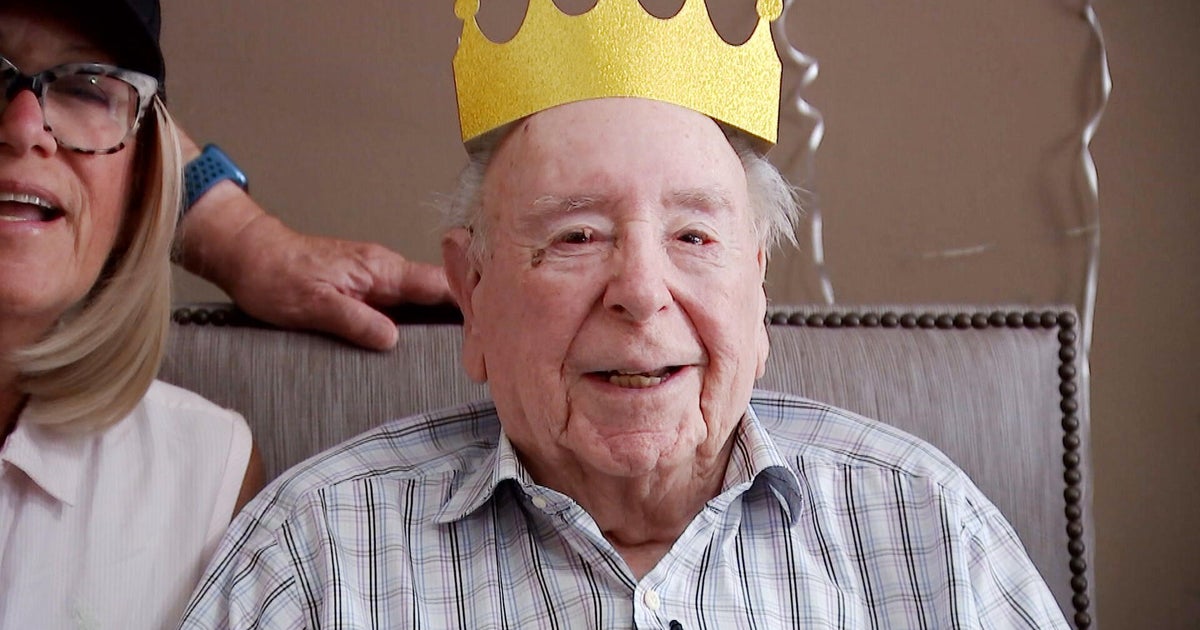 Meet the former Flyers dentist who celebrated his 100th birthday
