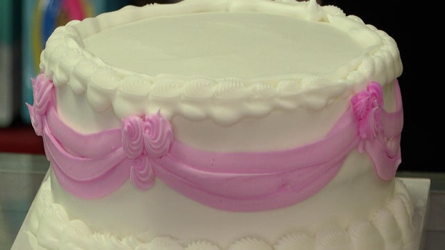 valencia-bakery-bad-bunny-video-pkg-el-00-00-08-13-still001.jpg 