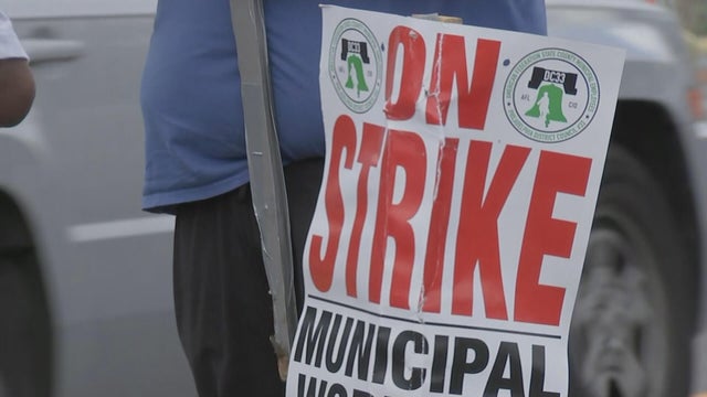 A sign says ON STRIKE at a picket line for the DC 33 strike in Philadelphia 