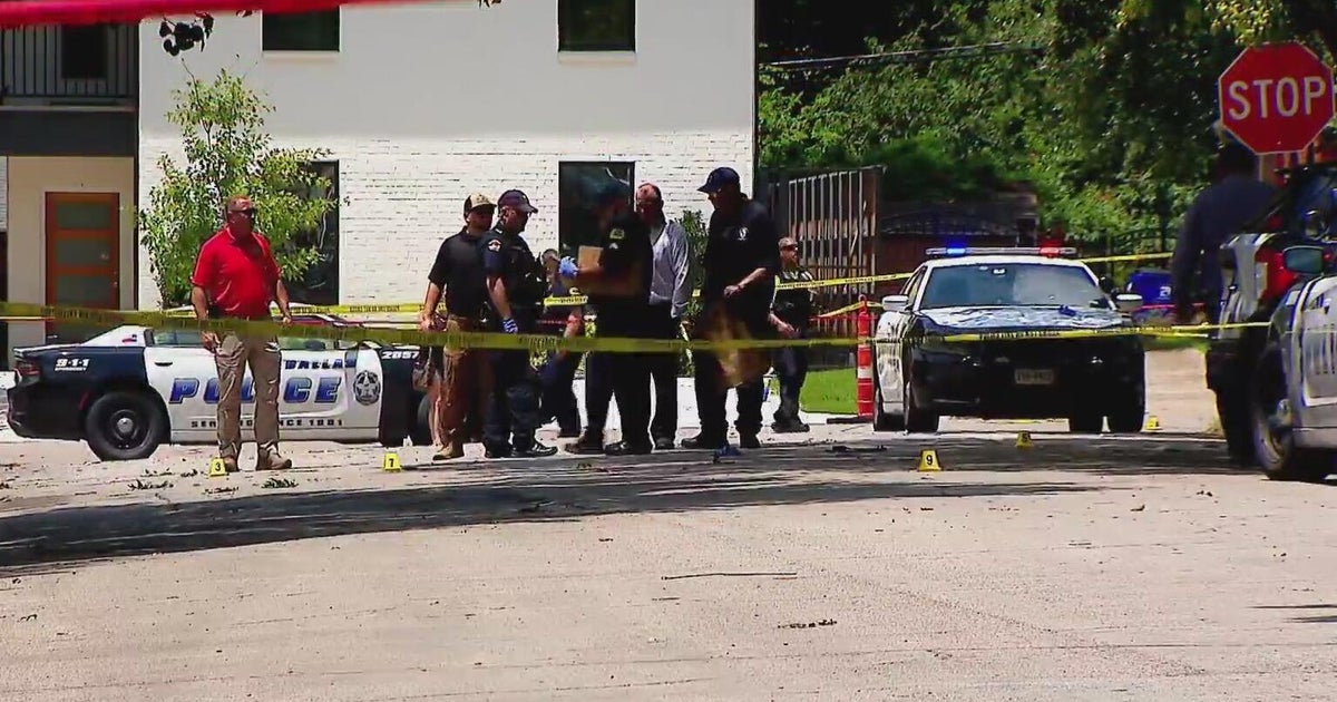 Man fatally shot by Dallas police after knife attack in Old East Dallas ...