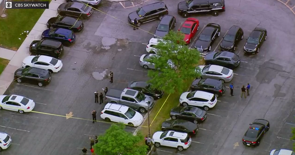 1 dead, 1 wounded in shooting in Hobart, Indiana 