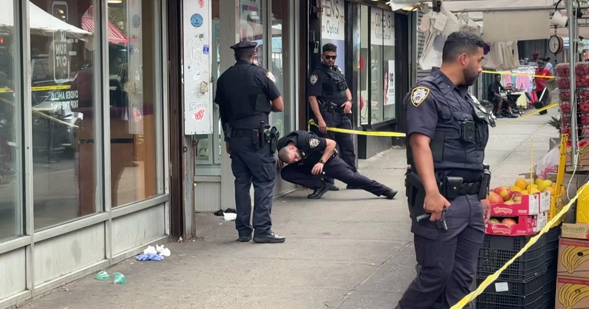 Bronx shooting leaves 18-year-old dead, 2 others hurt 