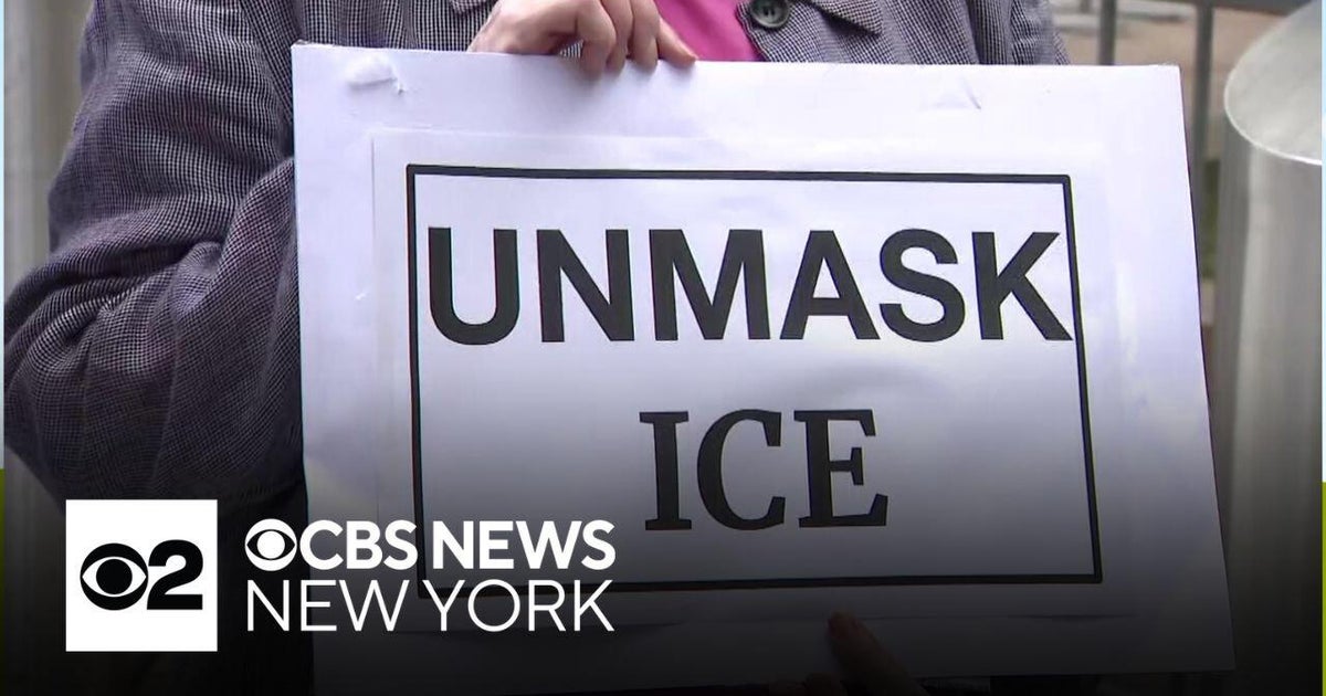 NYC lawmakers out to unmask ICE agents with the MELT Act - CBS New York