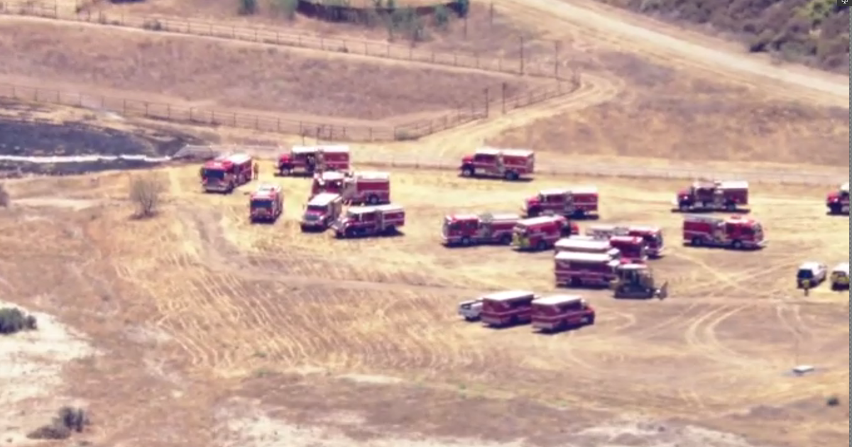 Firefighters battle Madera Fire in Riverside County near Temecula 