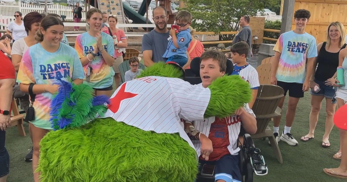 Phillie Phanatic surprises dozens at event for children with special needs 