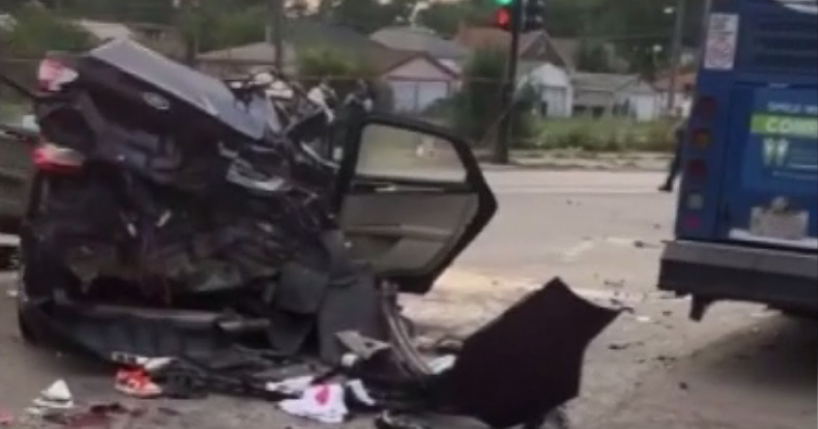 9 hospitalized after crash involving cars, Pace bus in West Pullman 