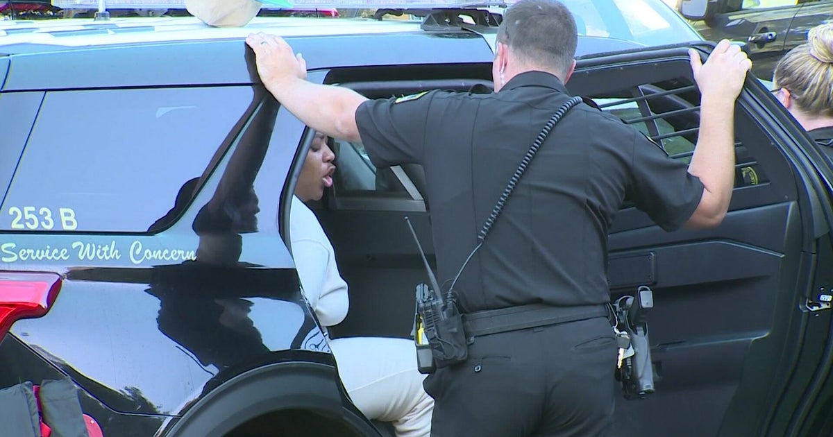 Driver who tried to ram Sacramento deputy's car arrested at UC Davis after chase 