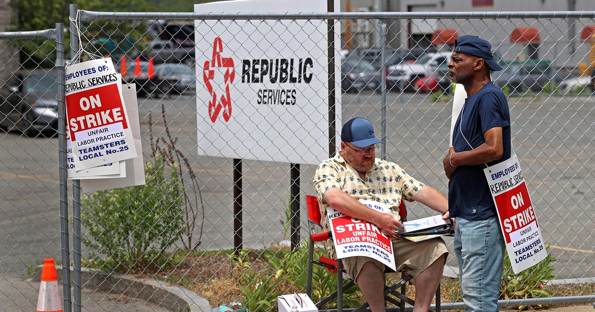 Negotiations in trash collectors strike in Massachusetts to resume on Tuesday - CBS Boston