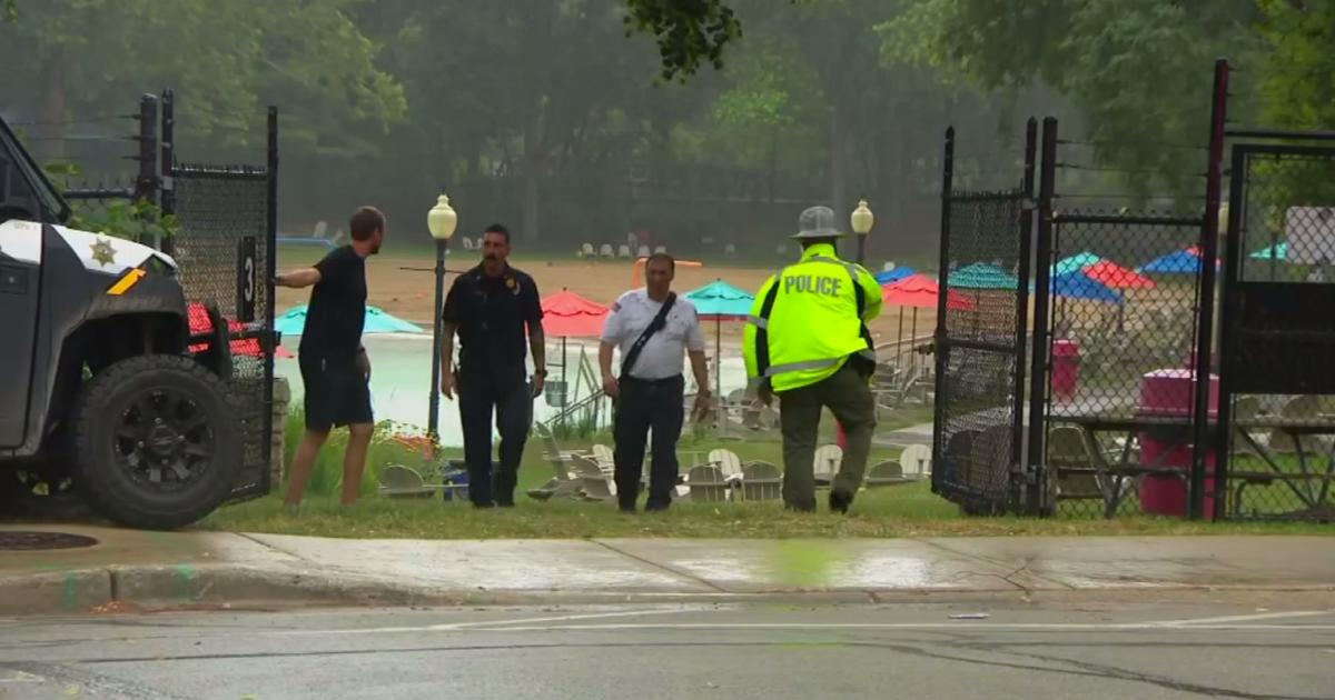 Man dies after being pulled from water at Naperville's Centennial Beach 