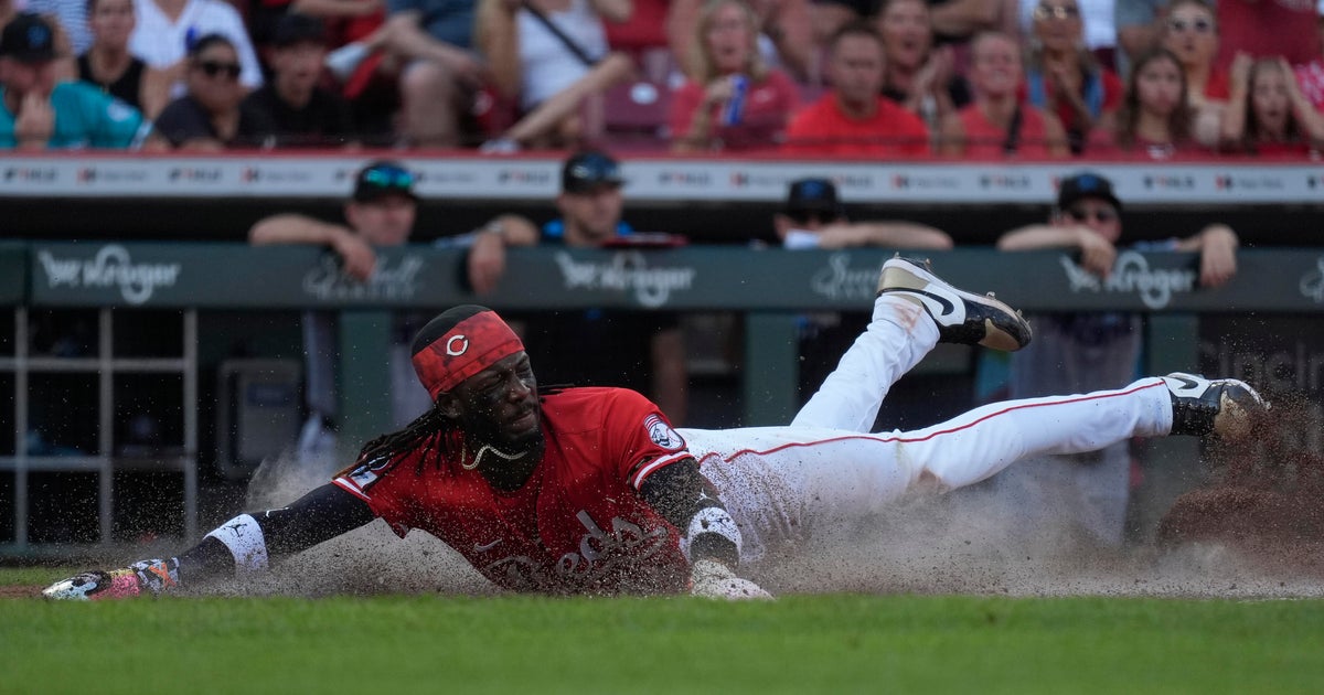 Reds beat Marlins 6-0, earn split in four-game series 