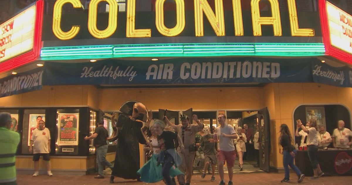 Horror movie fans run for their lives during Blobfest in Phoenixville 
