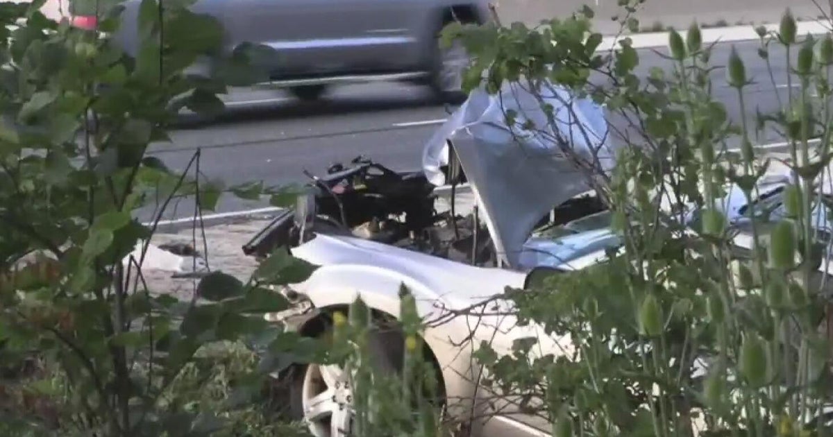 Traffic diverted after fatal rollover crash on Stevenson Expressway in Darien, Illinois - CBS Chicago