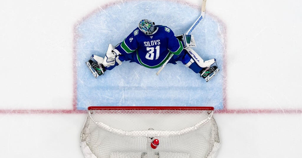 Penguins acquire goaltender Arturs Silovs from Vancouver Canucks 