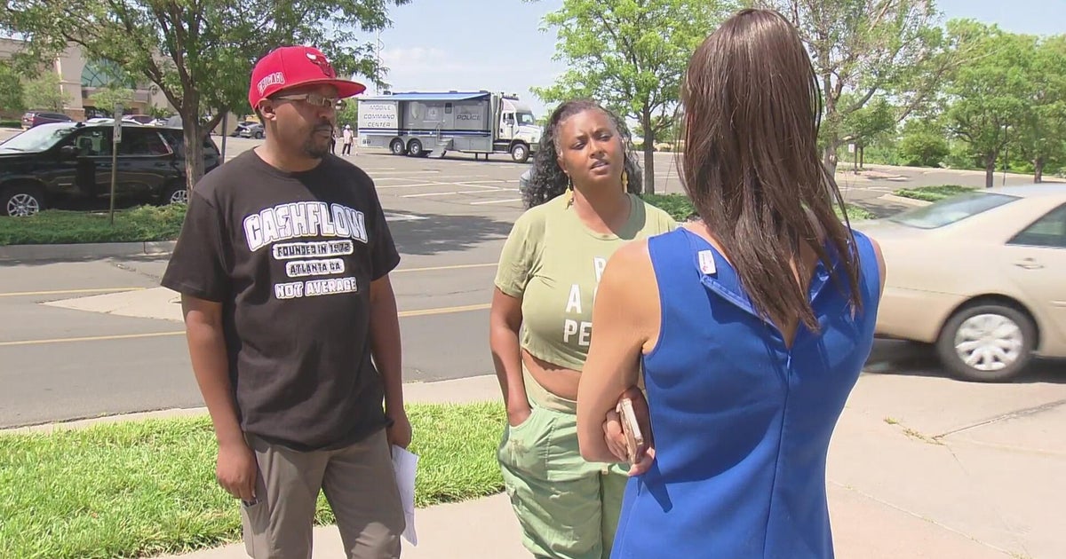Community, police prevent "teen takeover" at Aurora Town Center 