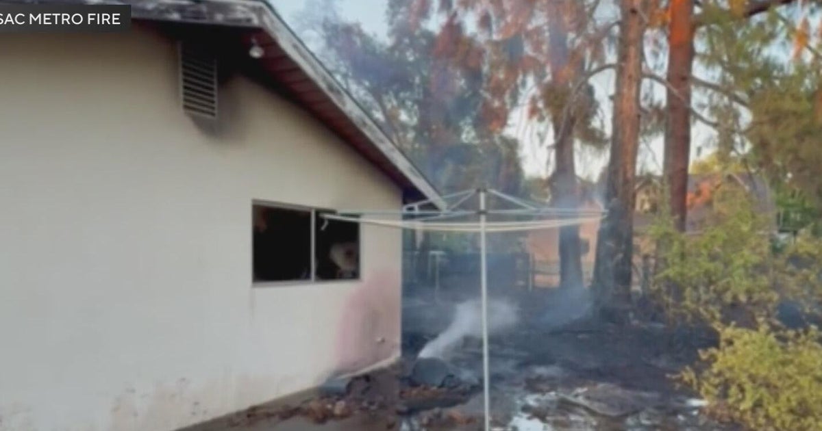 1 dead after house fire in Sacramento County - CBS Sacramento