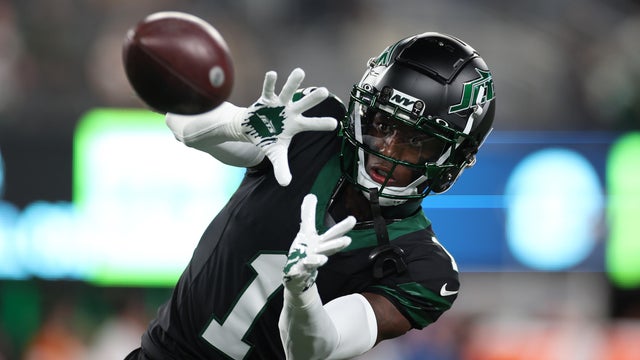 Sauce Gardner #1 of the New York Jets warms up prior to the game against the Houston Texans at MetLife Stadium on October 31, 2024 in East Rutherford, New Jersey. 