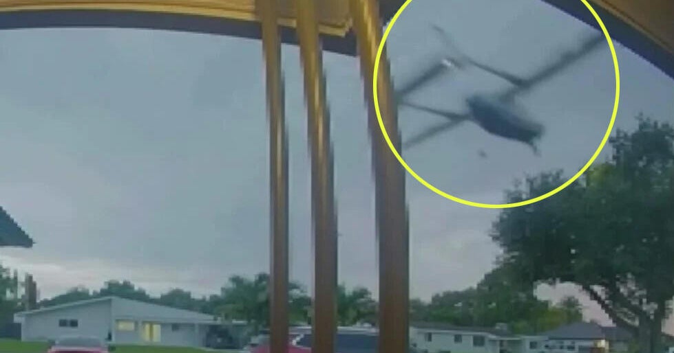 Video shows moment when small plane crashes in Pembroke Pines 