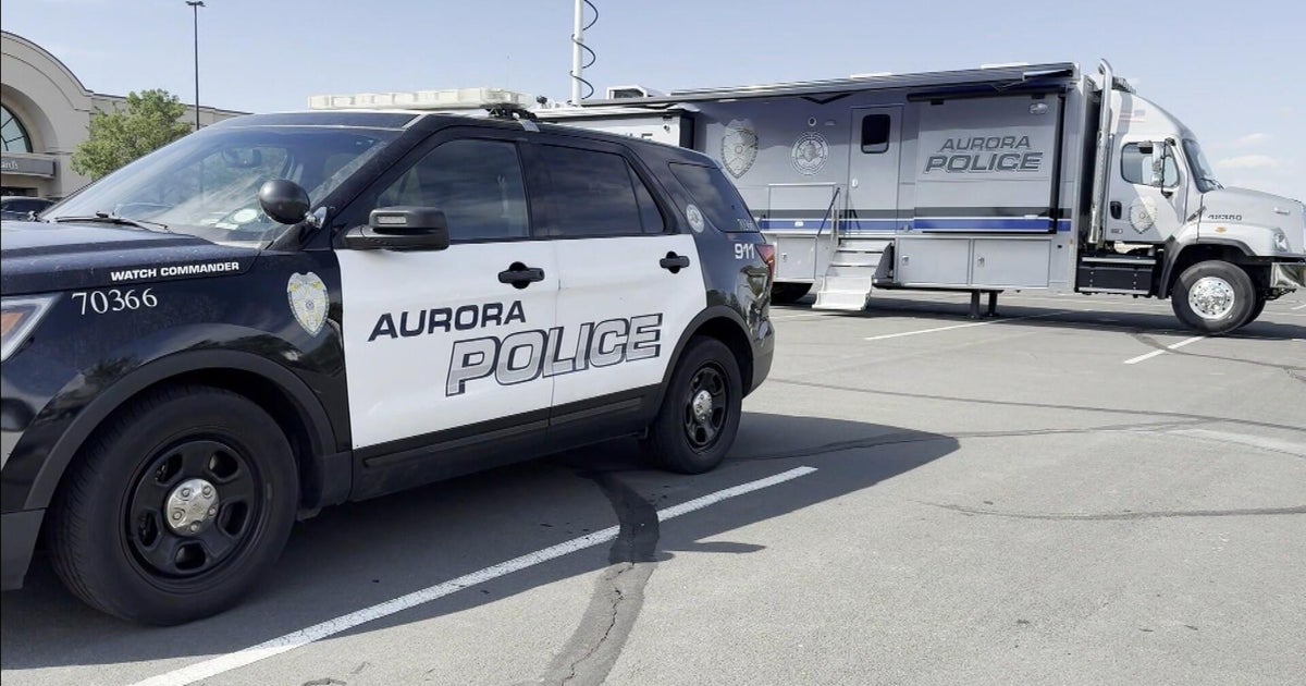 Community, police prevent "teen takeover" at Aurora Town Center 