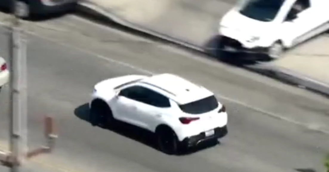 Suspect taken into custody after high-speed pursuit in San Fernando Valley 