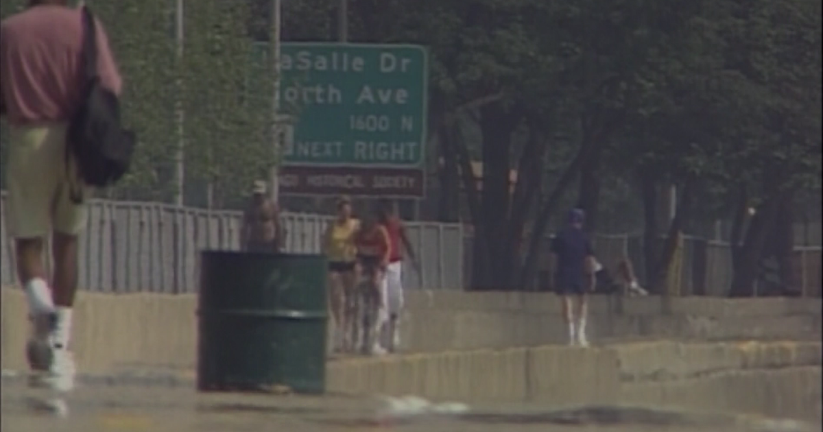 A CBS Chicago photographer remembers the deadly 1995 heat wave 