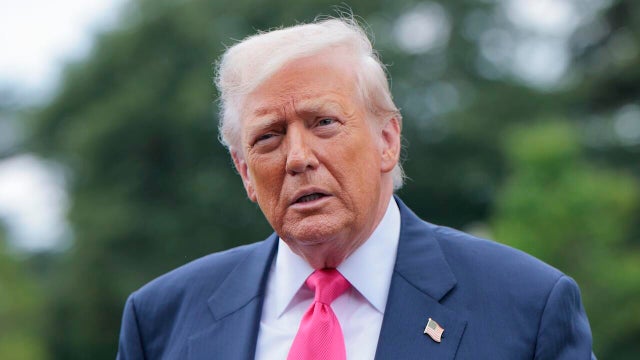 President Trump Departs The White House For Pittsburgh 