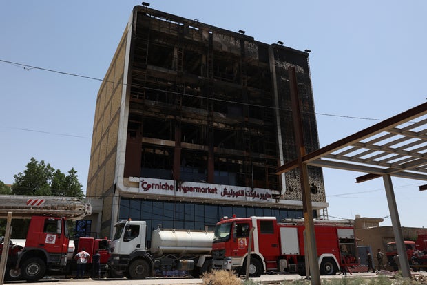 Fire a night at the shopping center kills hundreds of people, al-kut 
