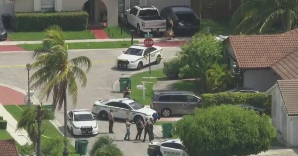 Miami-Dade sheriff’s investigators swarm neighborhood near Sweetwater after deadly shooting