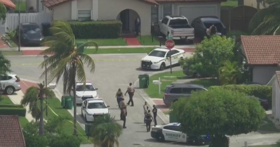 Miami-Dade sheriff’s investigators swarm home near Sweetwater after deadly shooting