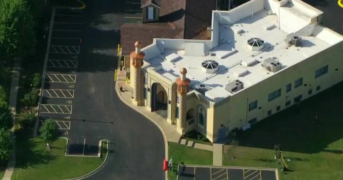 Teen charged in alleged terror plot against Glendale Heights Islamic center 