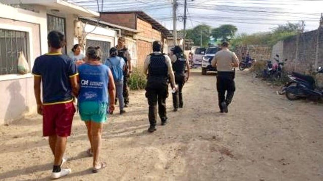 ecuador-gwrlc1zx0aav9ek.jpg 