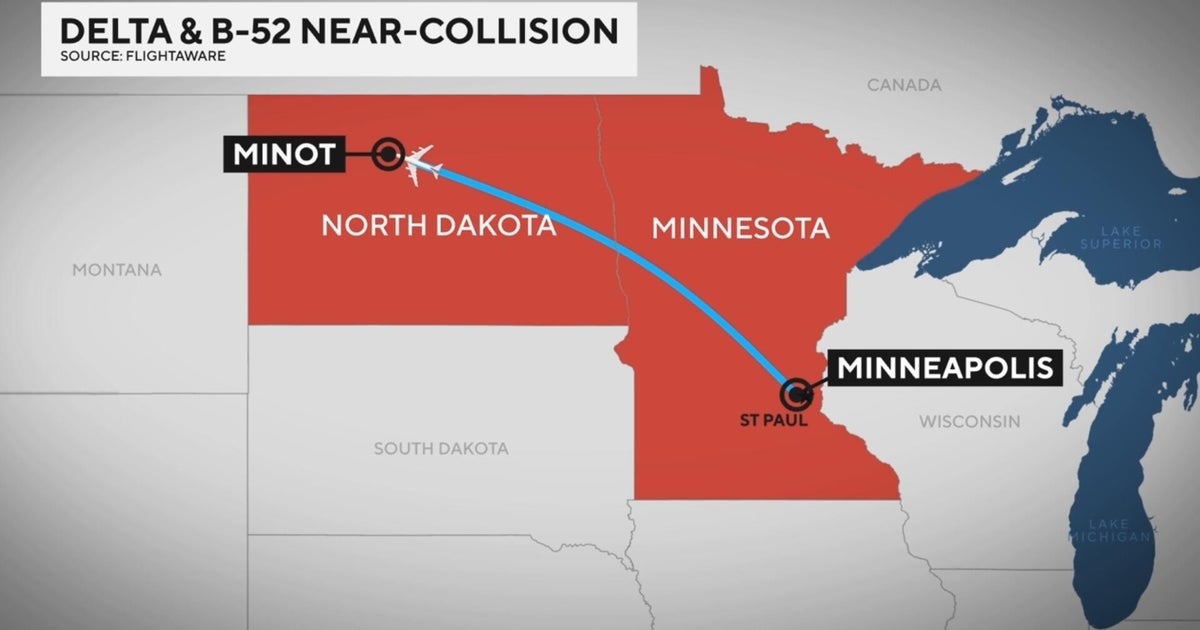 Pilot says he narrowly avoided collision with Air Force B-52 bomber