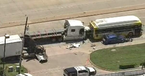1 dead, 1 injured after DART bus, semi-truck crash in Dallas 