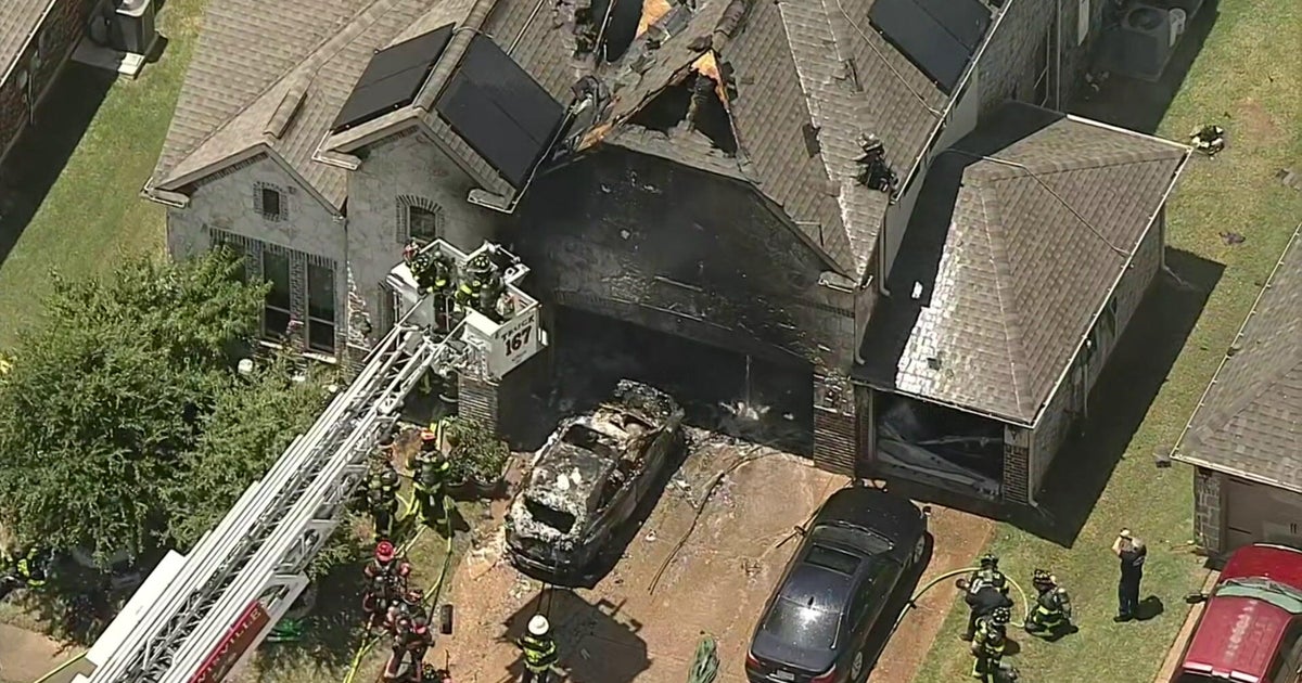 Electric vehicle sparks house fire in Lewisville, officials say 