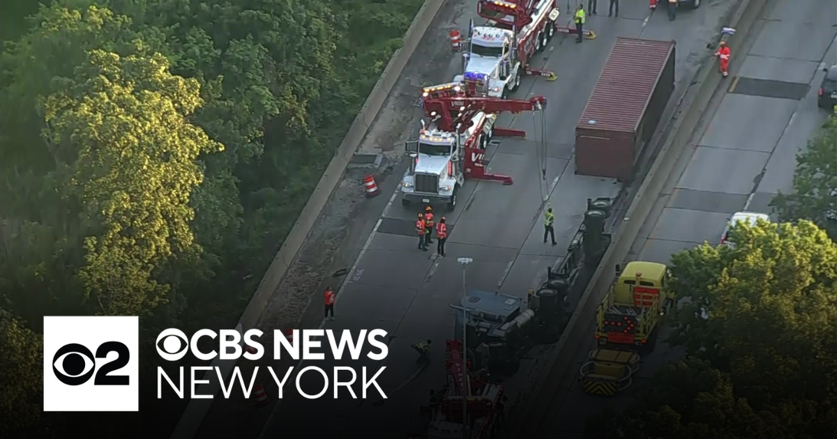 Tractor-trailer crash causes major delays on New England Thruway - CBS ...