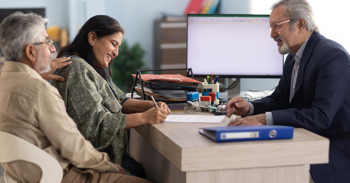 Are annuity rates good right now? Here's what experts think. 