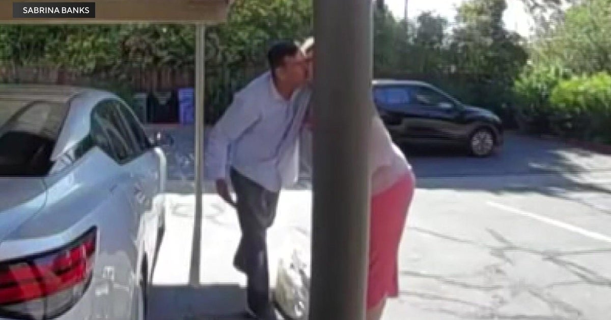 Woman says delivery driver kissed, hugged her during grocery delivery in Carmichael 