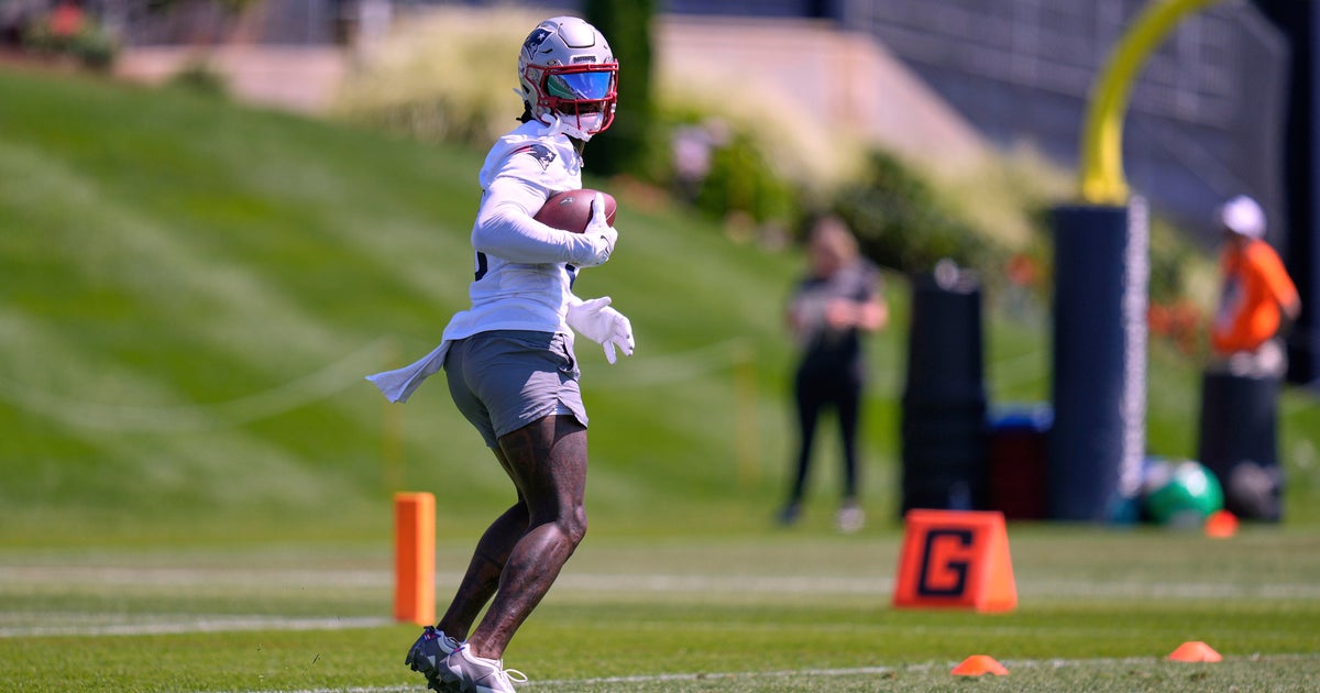 Instant connection for Diggs, Maye on Day 1 of Pats camp 