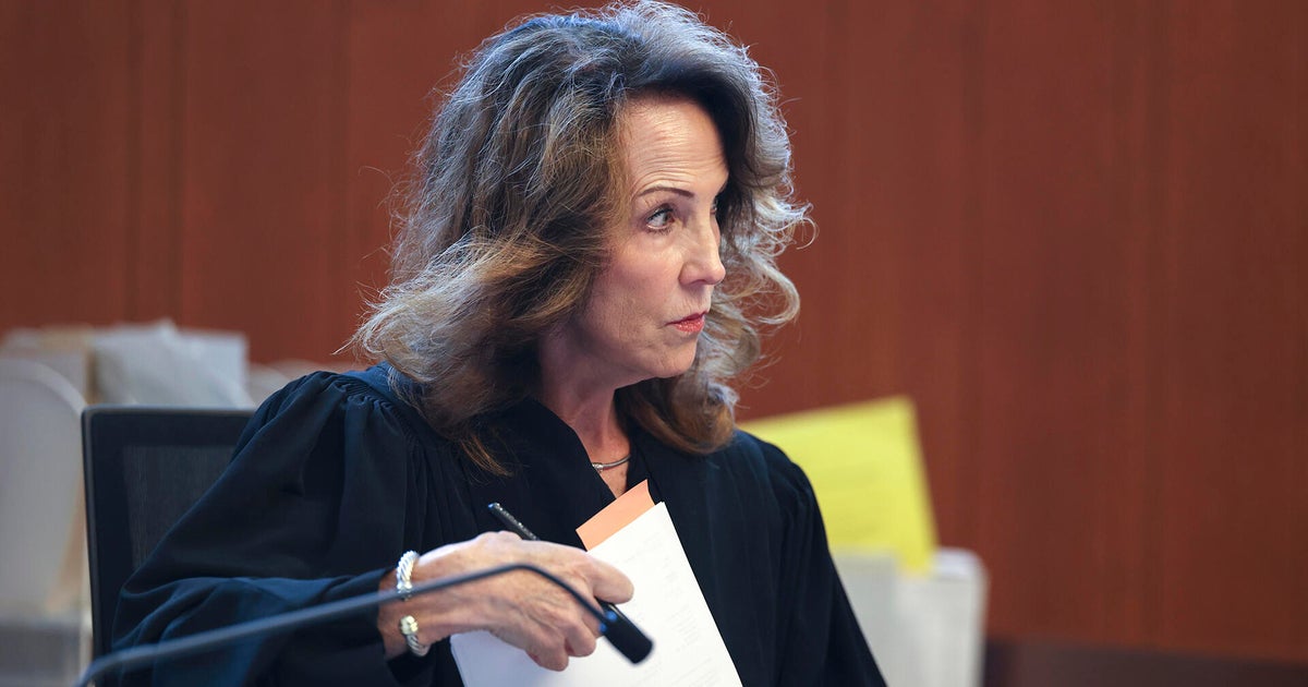 Charges dropped against more than 120 defendants in Mass. as lawyers stop work 