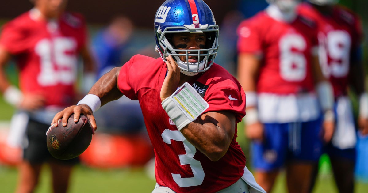 Jaxson Dart gets attention, Russell Wilson remains Giants starter at QB 