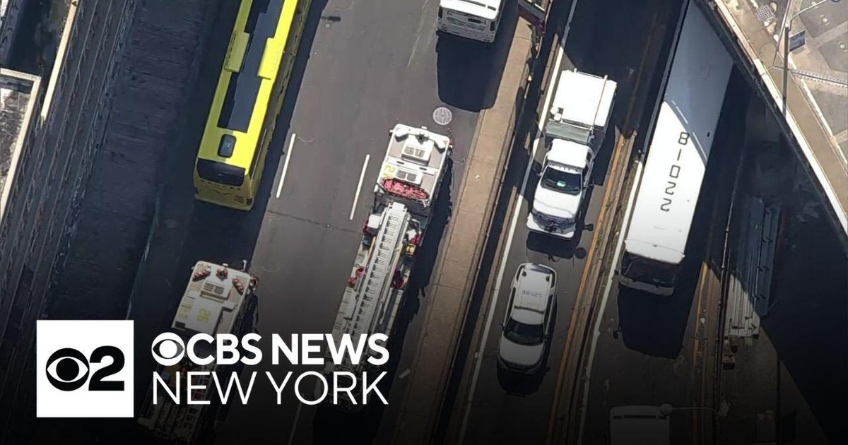 29 hurt in bus crash at Port Authority Bus Terminal ramp - CBS New York