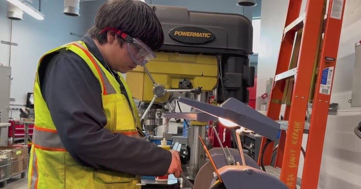 San Francisco students learn about mechanical repairs at SFMTA internship 