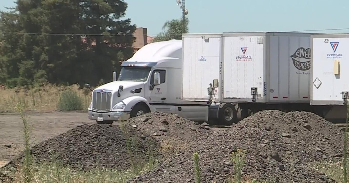 Stanislaus County weighs new truck parking rules after farmer complaints 