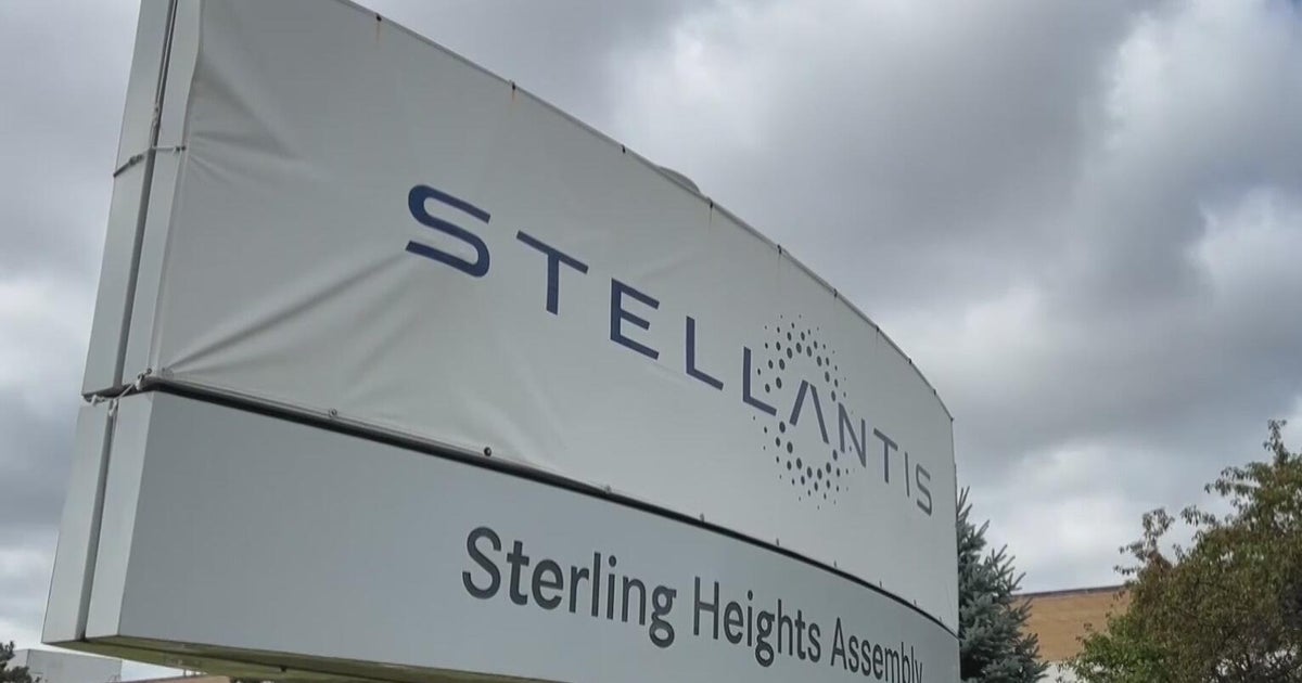 Auto experts weigh in on Stellantis bringing back Hemi V-8 engine - CBS ...