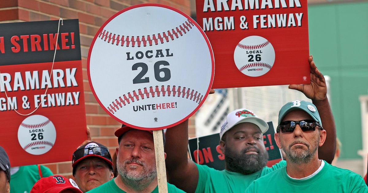 Fenway Park concessions workers go on strike for weekend series 