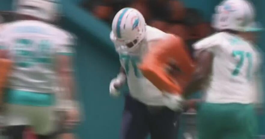 Camp Dolphins: Zach Sieler isn’t letting off-the-field contract negotiations get in the way