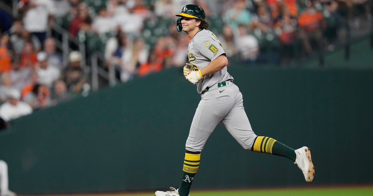 Kurtz becomes first MLB rookie with 4-homer game as A's beat Astros 15-3 
