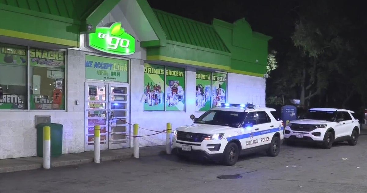 Person in custody after man, 71, fatally stabbed during argument on South Side 